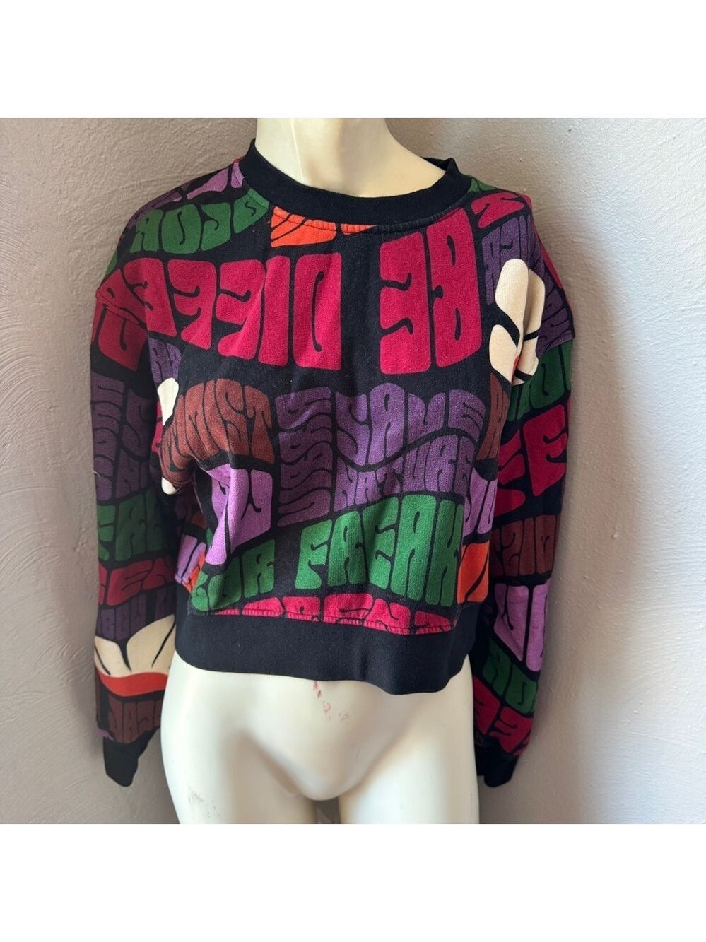 Desigual colorful cropped sweatshirt size Xs